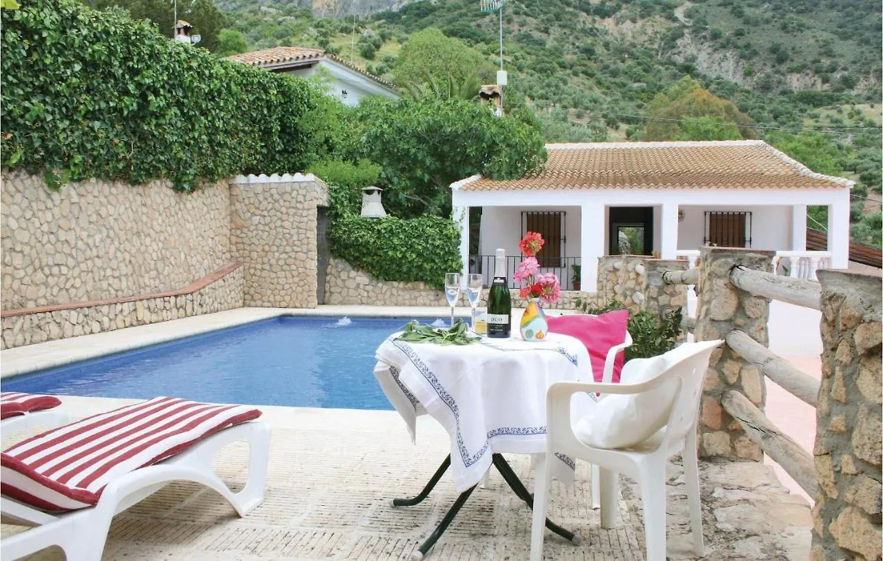 2 Bedroom Lovely Home In El Gastor Holiday home